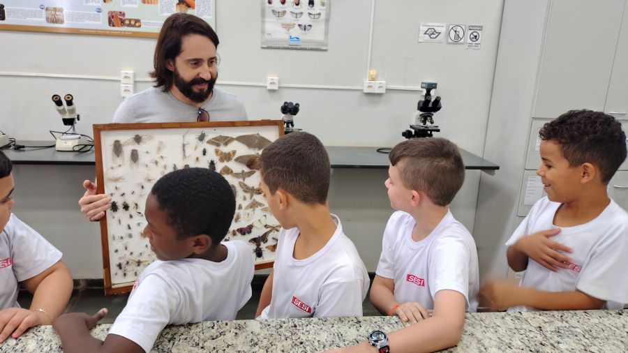 Alunos do SESI conhecem pesquisa sobre formigas cortadeiras