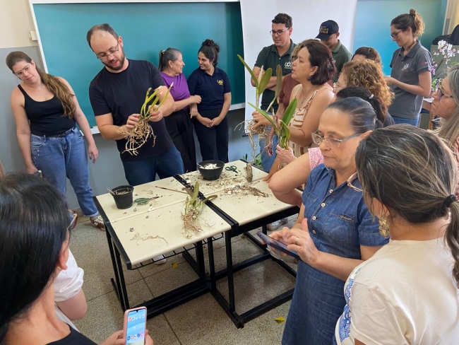 Sucesso no 1º Minicurso de Cultivo de Orquídeas da Faculdade Municipal de Bebedouro