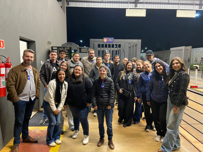 Visita Técnica ao Grupo Solfarma aproxima alunos de Administração da prática profissional