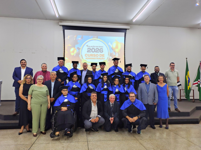 Formatura celebra a 34ª Turma de Administração em noite solene